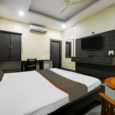 Collection O Hotel Silver Inn بوبال المظهر الخارجي الصورة