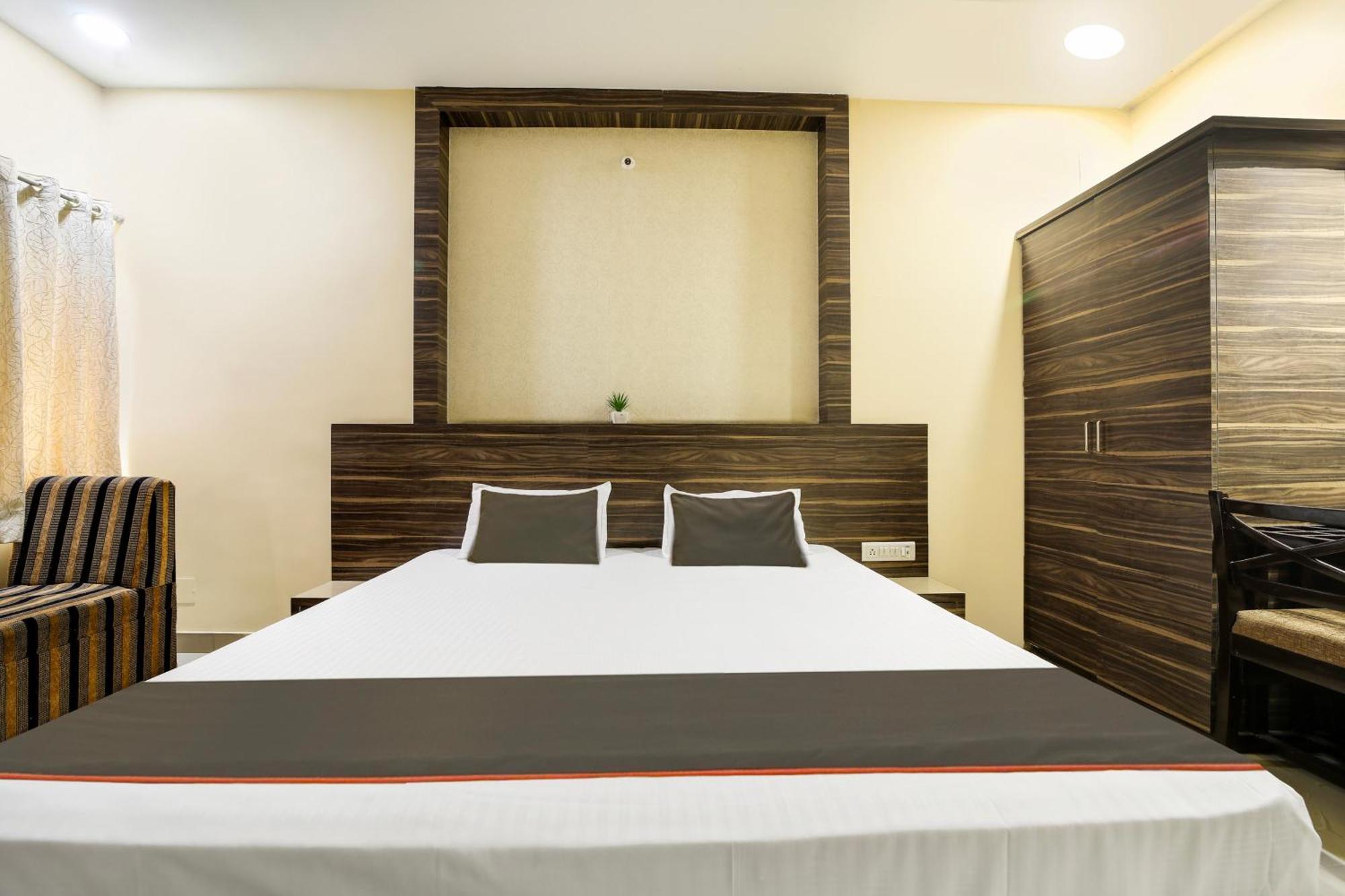 Collection O Hotel Silver Inn بوبال المظهر الخارجي الصورة