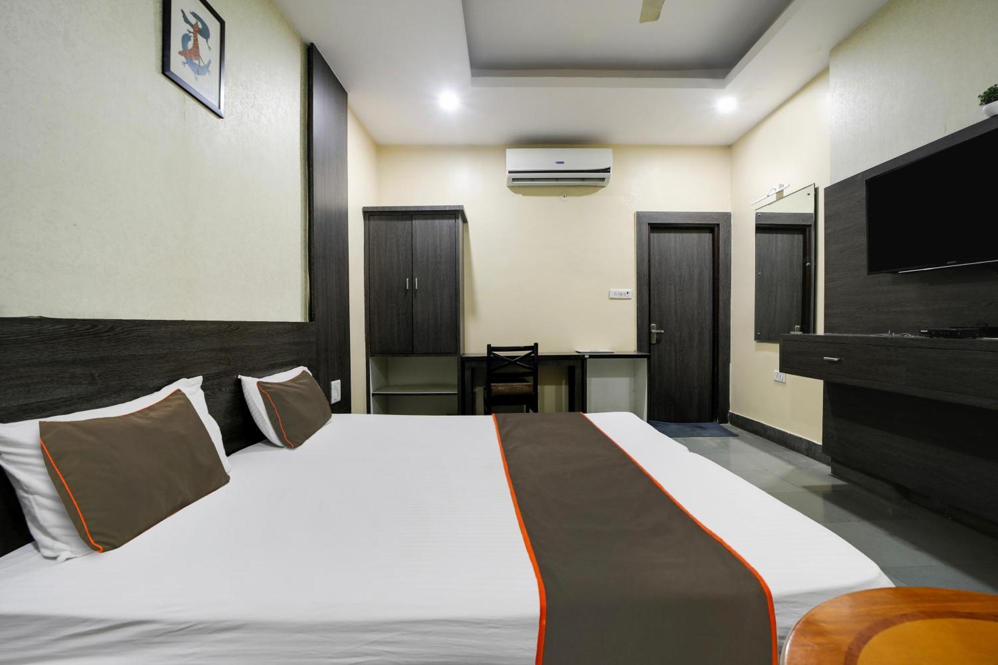Collection O Hotel Silver Inn بوبال المظهر الخارجي الصورة