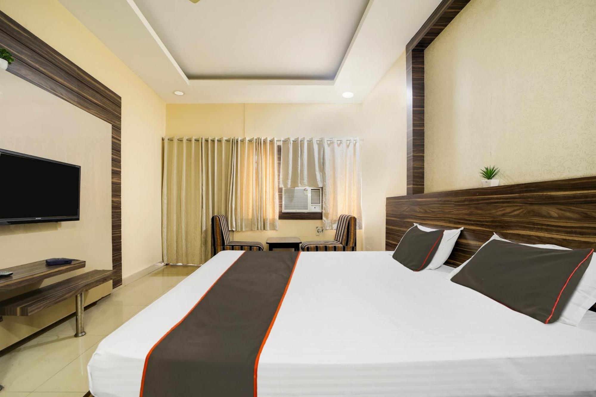 Collection O Hotel Silver Inn بوبال المظهر الخارجي الصورة