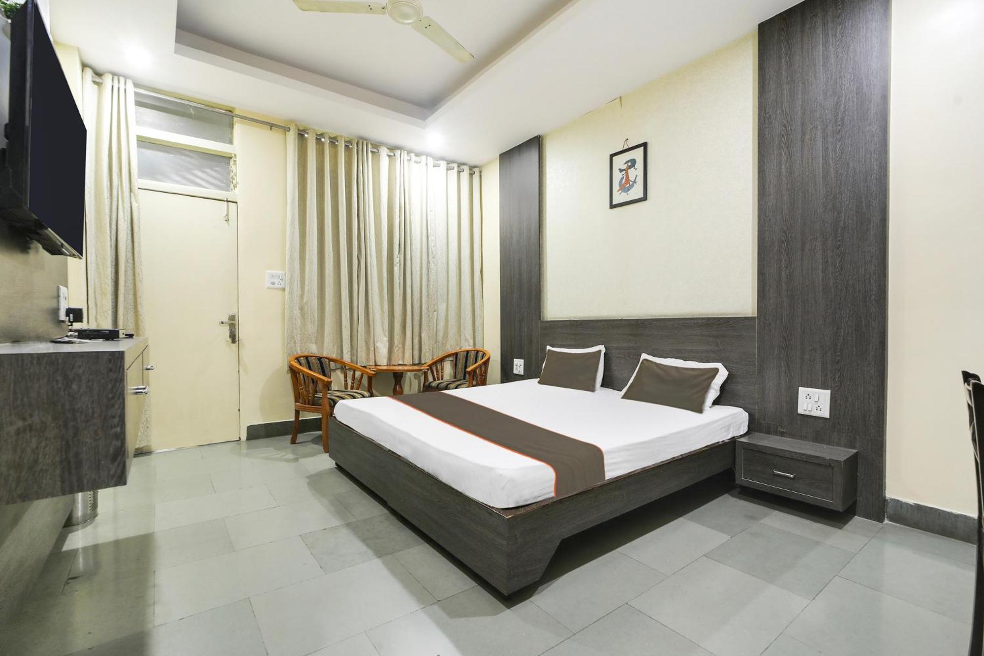 Collection O Hotel Silver Inn بوبال المظهر الخارجي الصورة