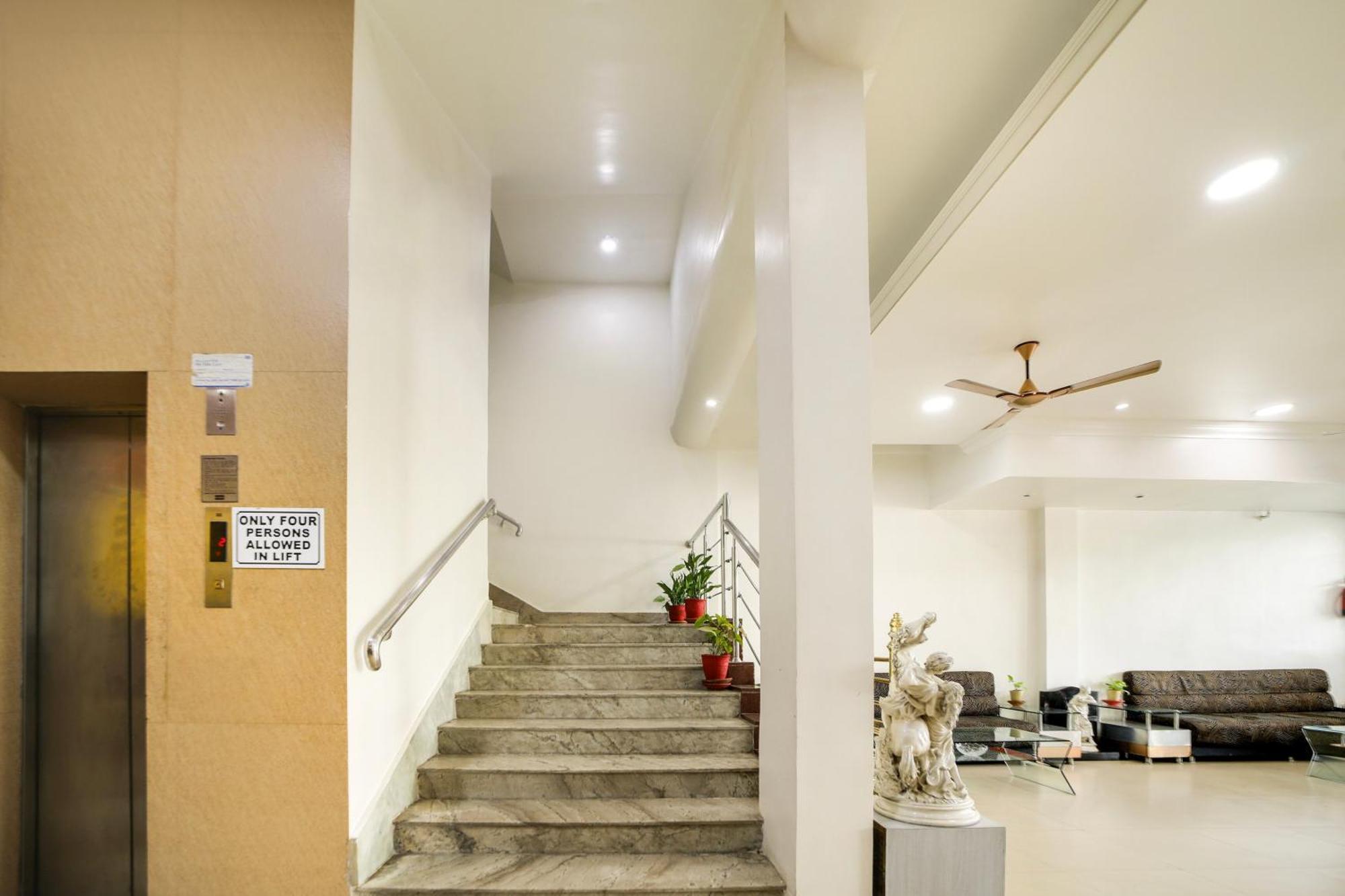 Collection O Hotel Silver Inn بوبال المظهر الخارجي الصورة